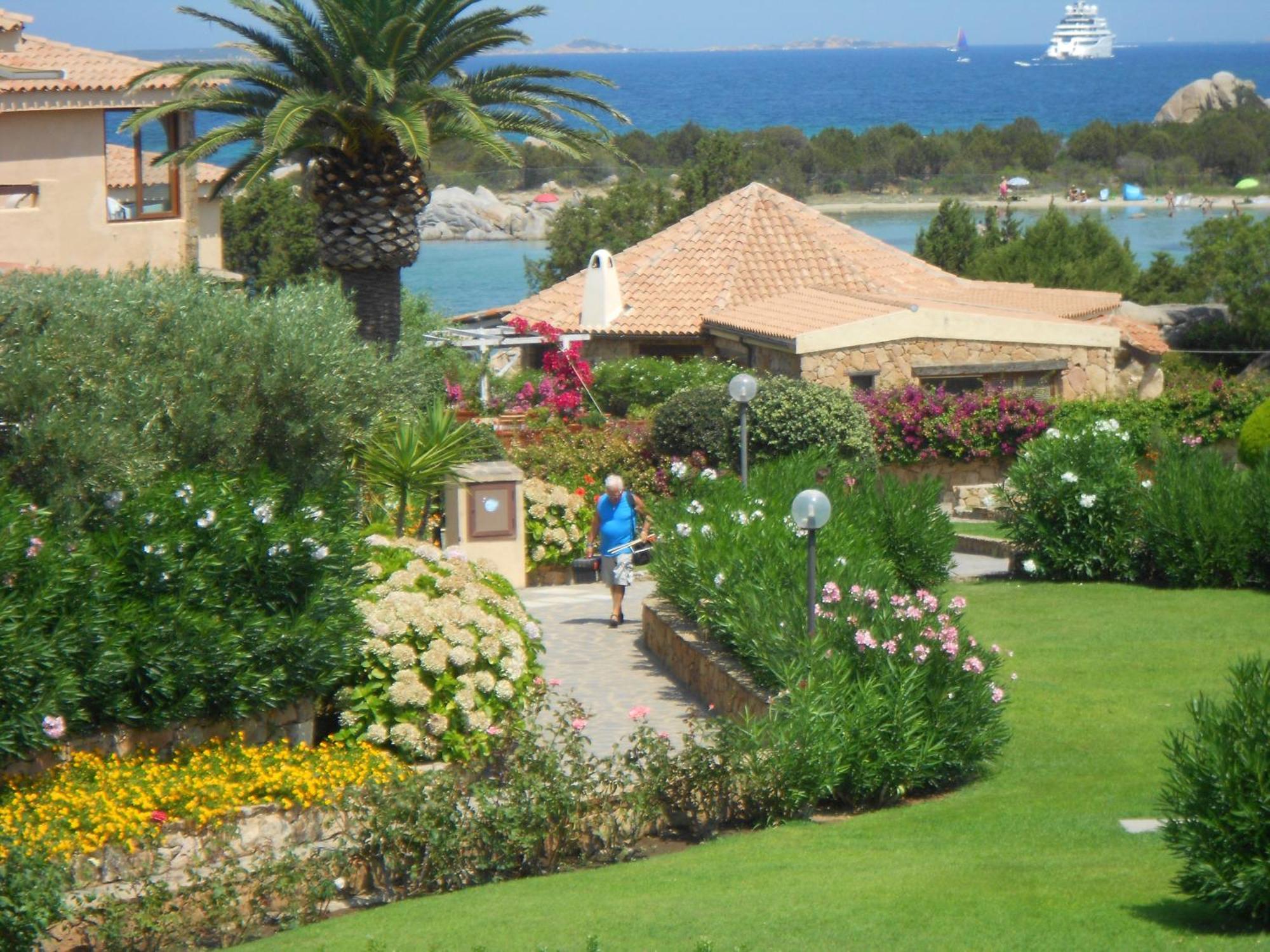 Baia De Bahas - Apartments & Resort Santa Marinella Exterior photo